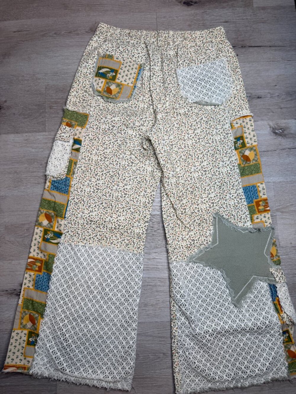 POL Patchwork Crochet Star Wide Leg Pants - M - Picture 6 of 10